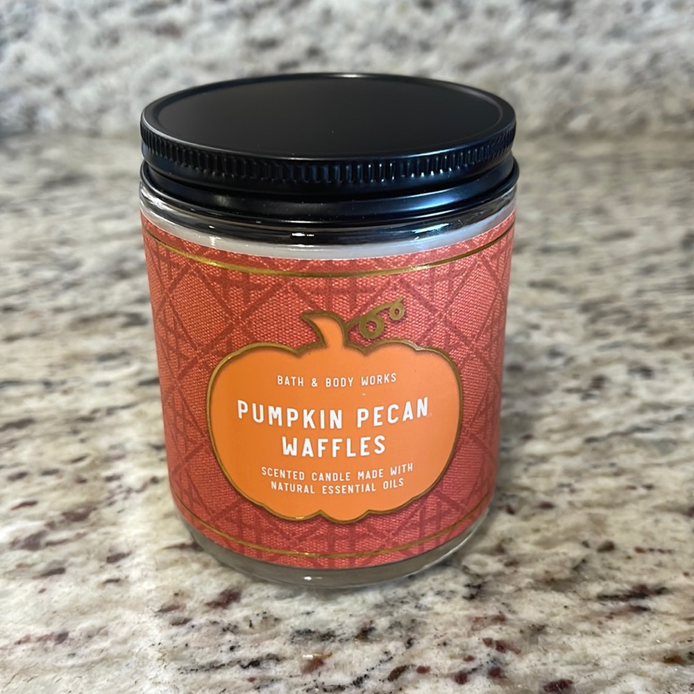 Bath & Body Works candle